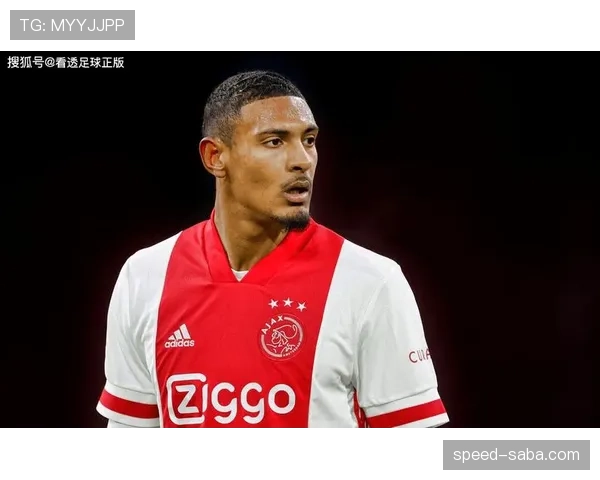 本泽马与莱万：中锋战术角色及进攻效率对比分析