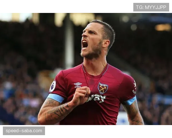 凯恩如何通过连续突破后腰压制防线，实现本赛季高效前锋角色的跃升？