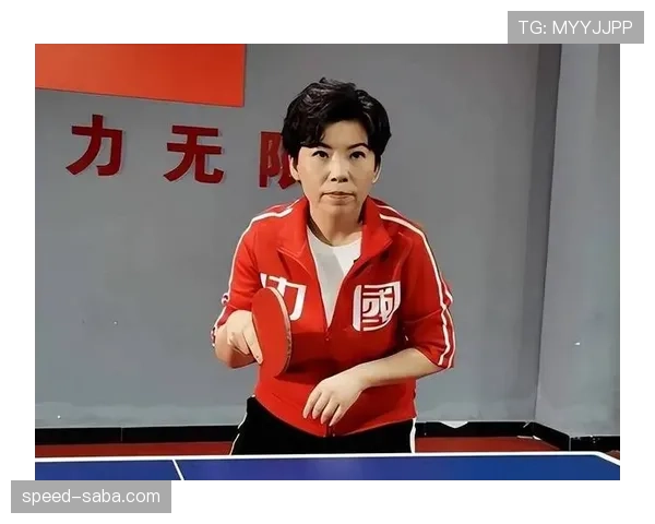 假设邓亚萍逛街随手刷卡，旁边那一圈人的表情像见了外星人