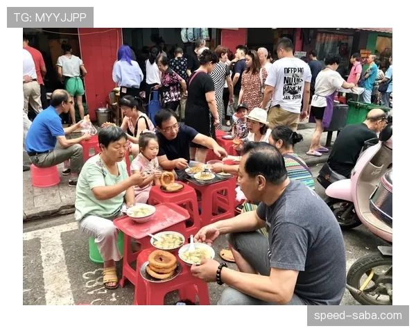 练俊杰居然连家里早餐都得自己动手？这明星球员生活也太接地气了吧！